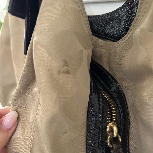 Vintage Coach F0973-14395 Beige and Dark Brown Shoulder Bag - Picture 4 of 16